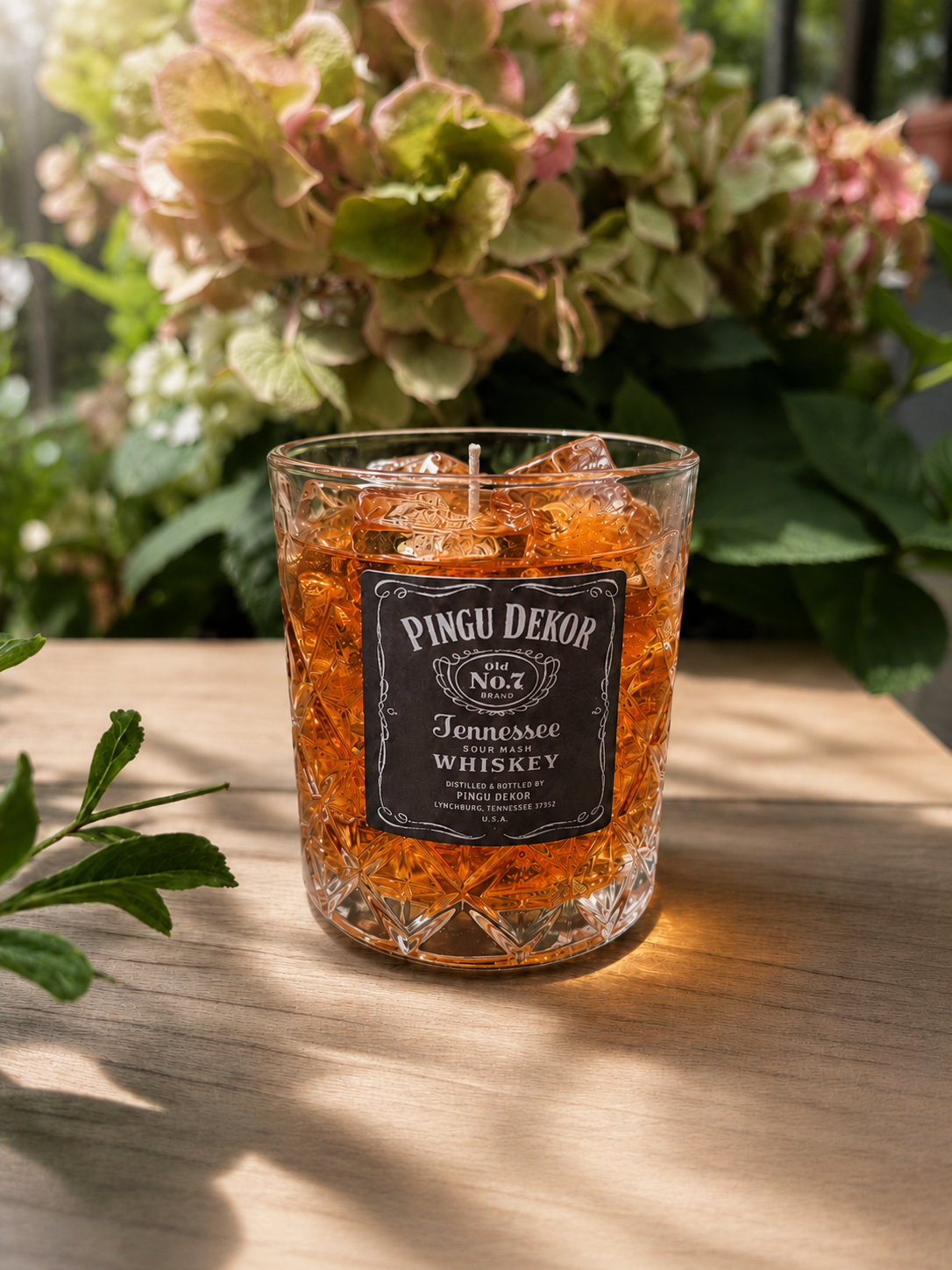 Whiskey by Pingu Dekor